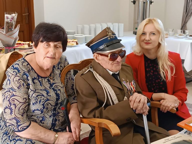 100 LAT TO ZA MAŁO!