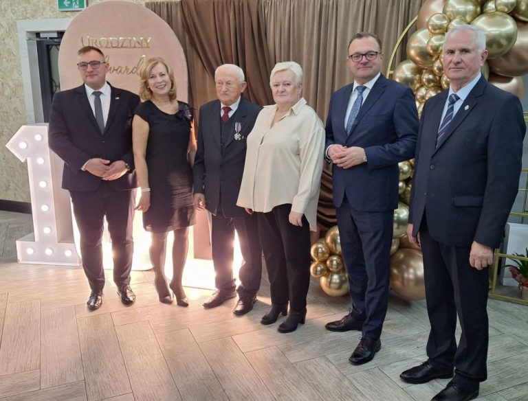 100-LECIE EDWARDA OKROJA Z&nbsp;RADOMIA