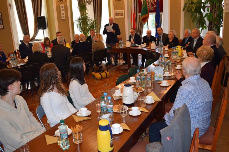 PIELĘGNUJEMY PAMIĘĆ O&nbsp;BOHATERACH